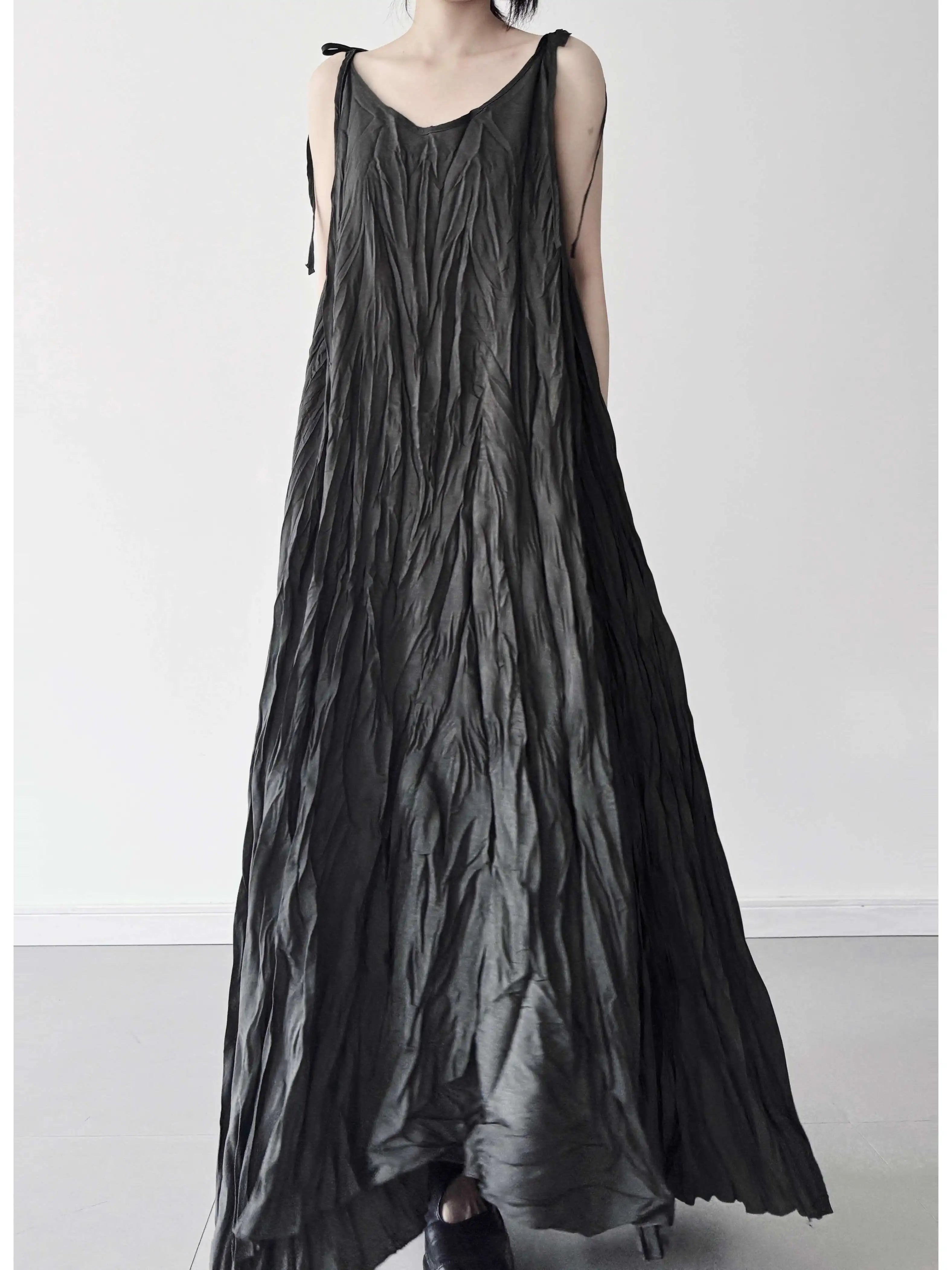 UMI MAO Small Niche Design With Irregular Pleats V-neck Camisole Dress Summer Slimming Effect Hanging Large Swing Long Skirt