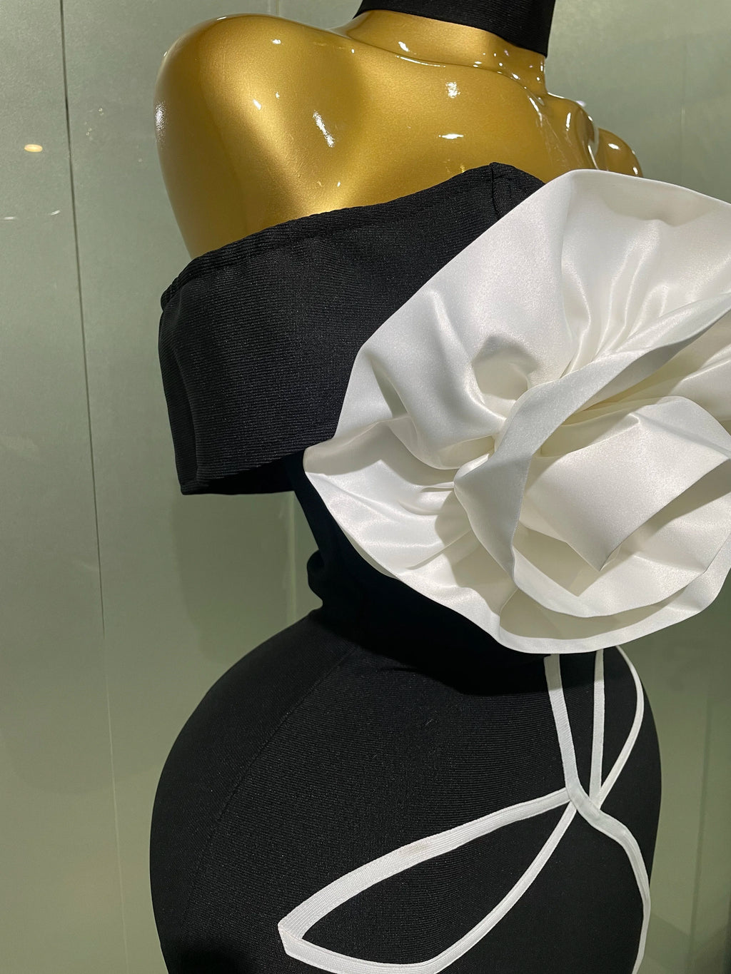 Women 2025 New Sexy Off Shoulder White Flower Black Mini Bodycon Bandage Dress Luxury Celebrity Evening Club Elegant Party Gowns